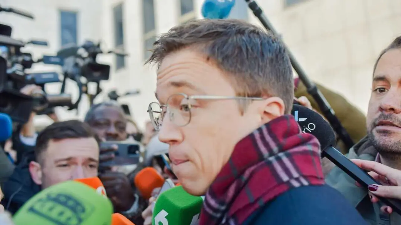 El ex portavoz de Sumar en el Congreso I&ntilde;igo Errej&oacute;n llega a declarar a los juzgados de Plaza de Castilla. / Mateo Lanzuela