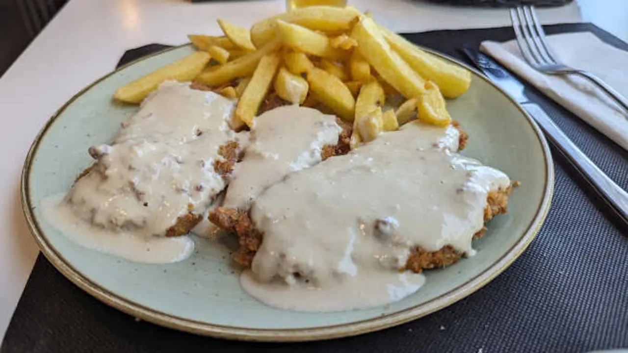 Quienes viven en Santander lo conocen bien: es ese restaurante donde sabes que siempre se come bien. / A.E