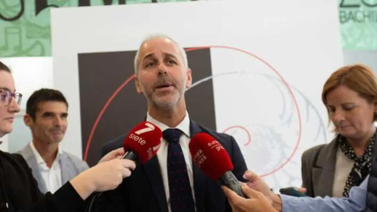 El consejero de Educaci&oacute;n, Formaci&oacute;n Profesional y Universidades de Cantabria, Sergio Silva. / EP