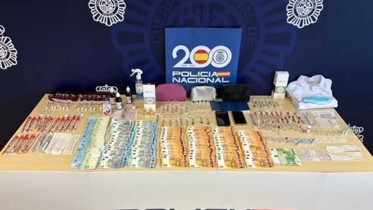 Ten&iacute;a 10.000 seguidores, v&iacute;deos promocionales y supuestos certificados. Pero no ten&iacute;a titulaci&oacute;n ni licencia. / P.N