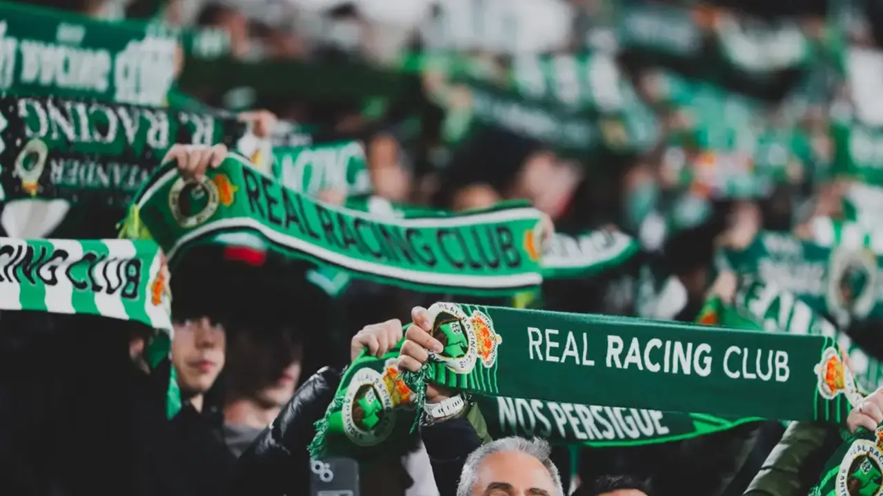 El Racing ha dado un paso al frente y renuncia a los privilegios del palco para apoyar a su afici&oacute;n. / rrc