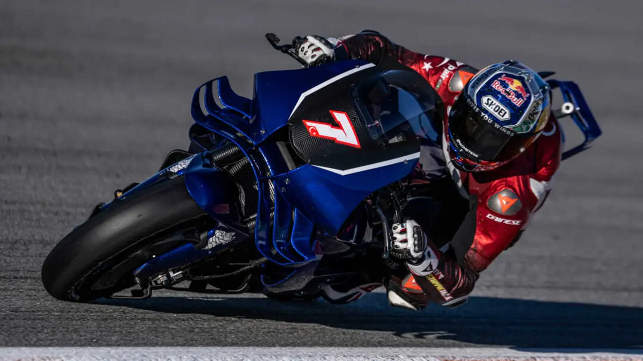 Mientras Aprilia brilla y lidera, Ducati guarda cartas sin Marc M&aacute;rquez, y KTM, Honda y Yamaha siguen buscando la receta ganadora. / EP