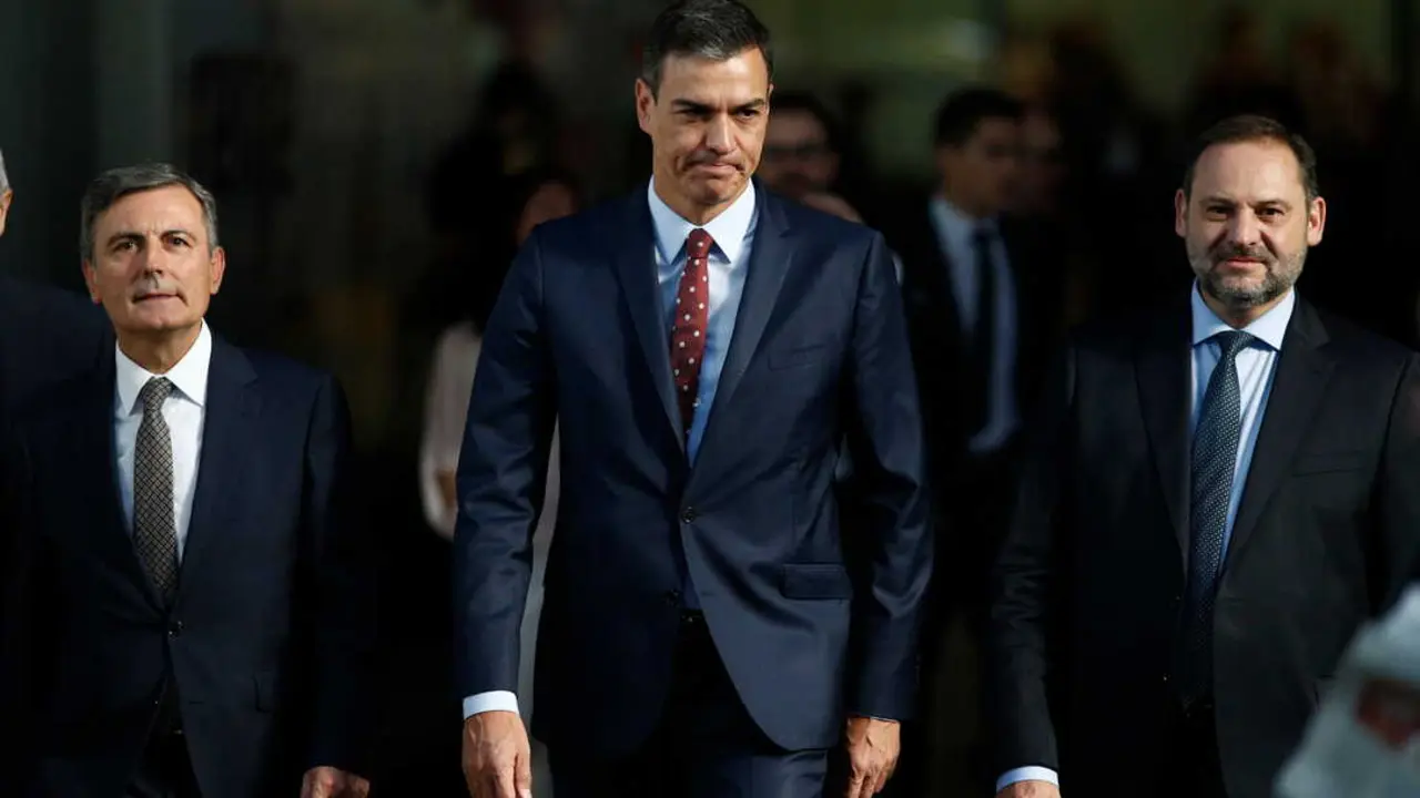 Pedro S&aacute;nchez (c),Jos&eacute; Luis &Aacute;balos (d) y Pedro Saura (i). / ARCHIVO / EP