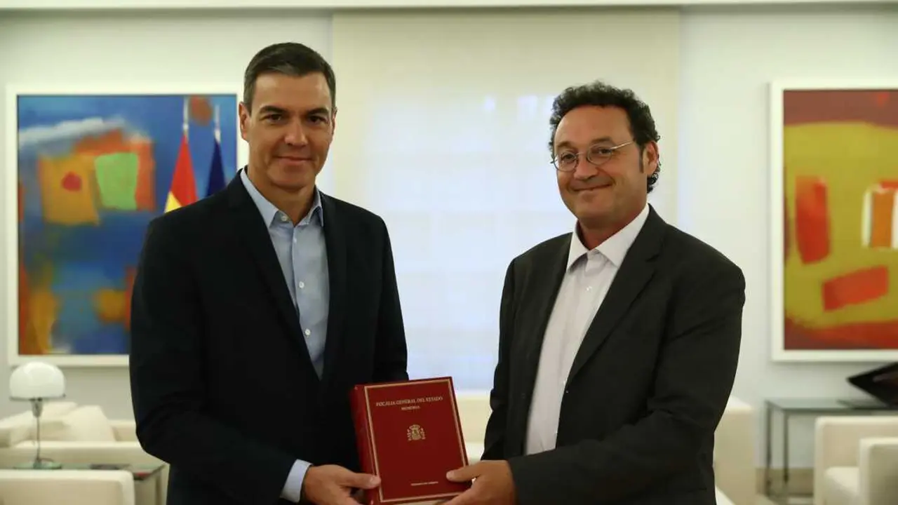 Pedro S&aacute;nchez y &Aacute;lvaro Garc&iacute;a Ortiz. / Archivo / EP