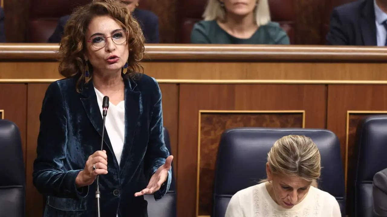 La vicepresidenta primera y ministra de Hacienda, Mar&iacute;a Jes&uacute;s Montero. / EP
