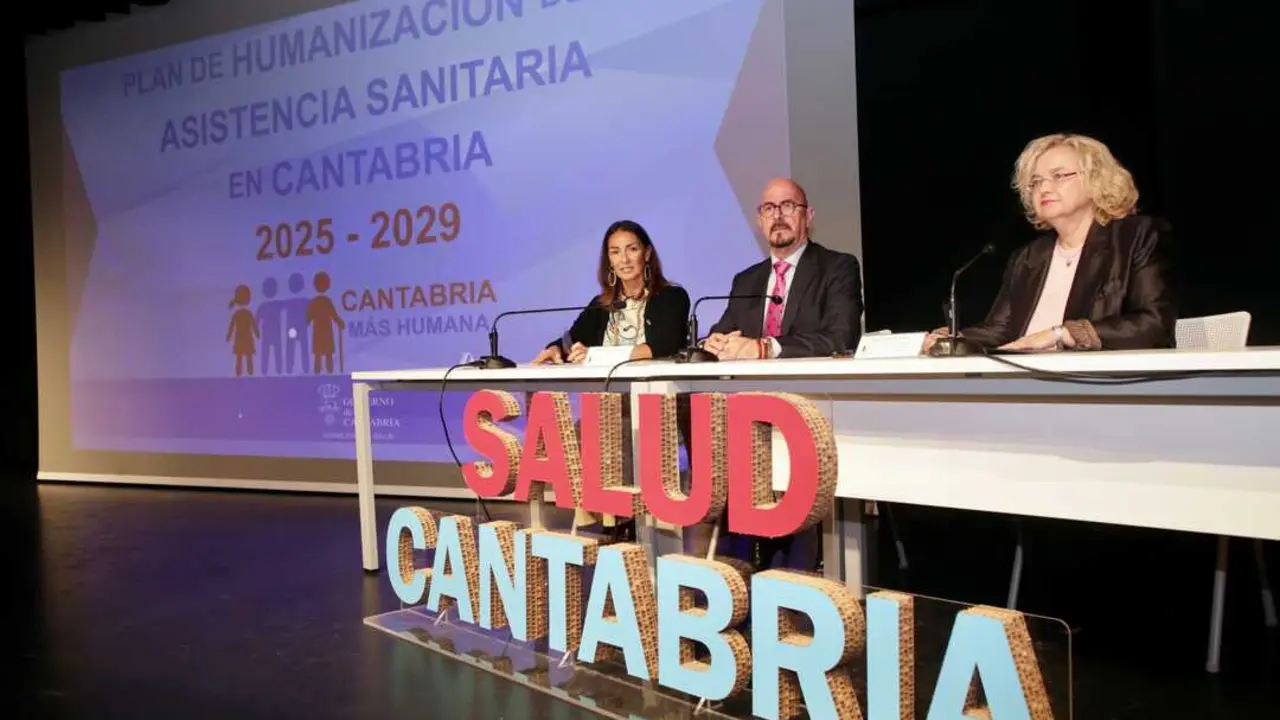C&eacute;sar Pascual destaca que la nueva ley es &laquo;pionera, auditable, traza-
ble y abierta&raquo;. / alerta