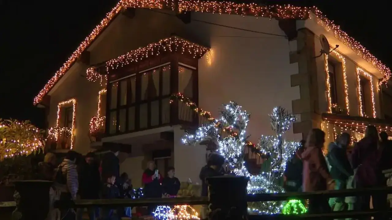 Quijano ha pasado de ser un rinc&oacute;n tranquilo de Cantabria a uno de los referentes navide&ntilde;os de Espa&ntilde;a. / Telecinco