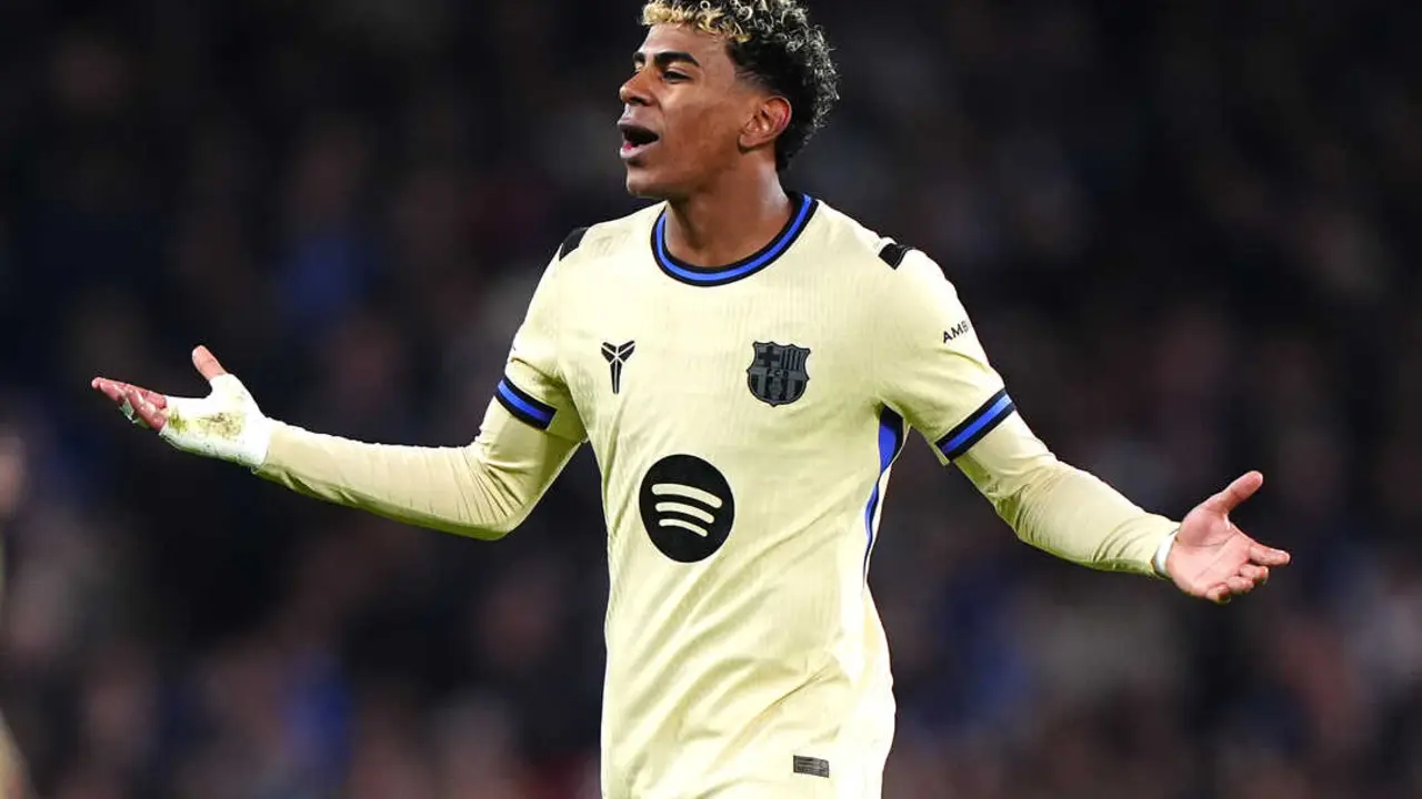 Lamine Yamal, durante el partido. / EP