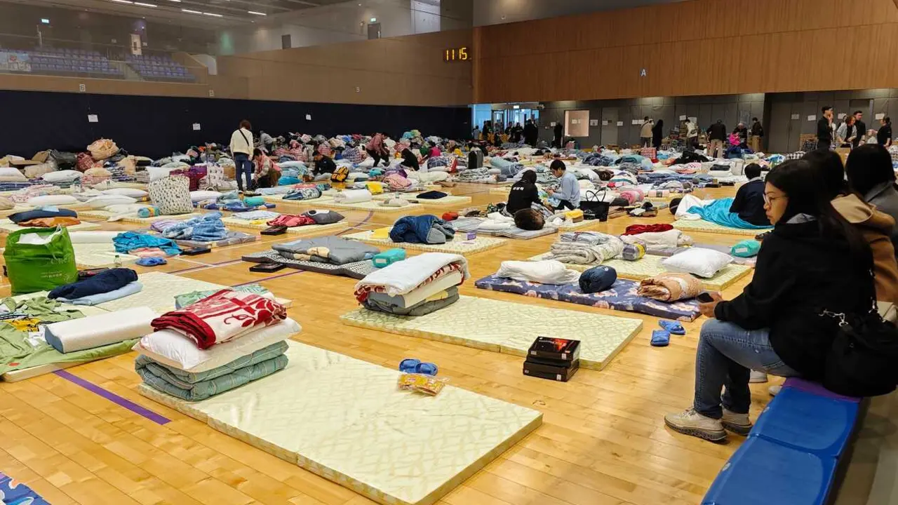 Las autoridades investigan el uso de materiales inflamables como posible causa de la r&aacute;pida propagaci&oacute;n del fuego. / ep