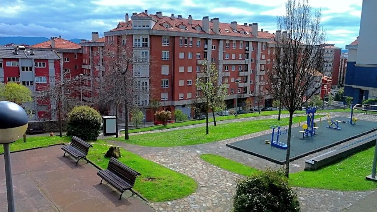 Visita al &aacute;rea de esparcimiento canino del parque de Las Carolinas