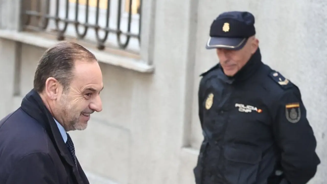 El exministro Jos&eacute; Luis Abalos a su llegada al Tribunal Supremo, a 27 de noviembre de 2025, en Madrid (Espa&ntilde;a). Eduardo Parra / Europa Press