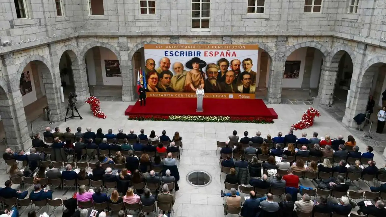 La presidenta del Parlamento de Cantabria, Mar&iacute;a Jos&eacute; Gonz&aacute;lez Revuelta, durante su discurso
- PARLAMENTO DE CANTABRIA