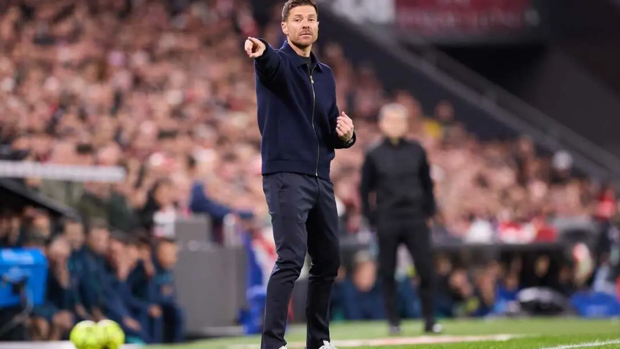 El entrenador del Real Madrid, Xabi Alonso, durante el partido ante el Athletic. / EP