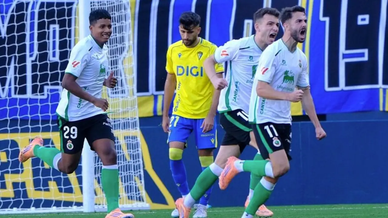 El Racing remonta tras un partido de calidad. / L.H.