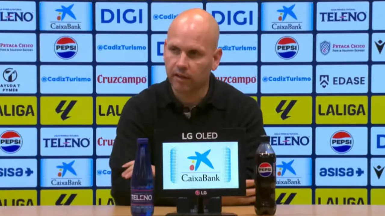 Jos&eacute; Alberto durante la rueda de prensa en C&aacute;diz. / RRSS