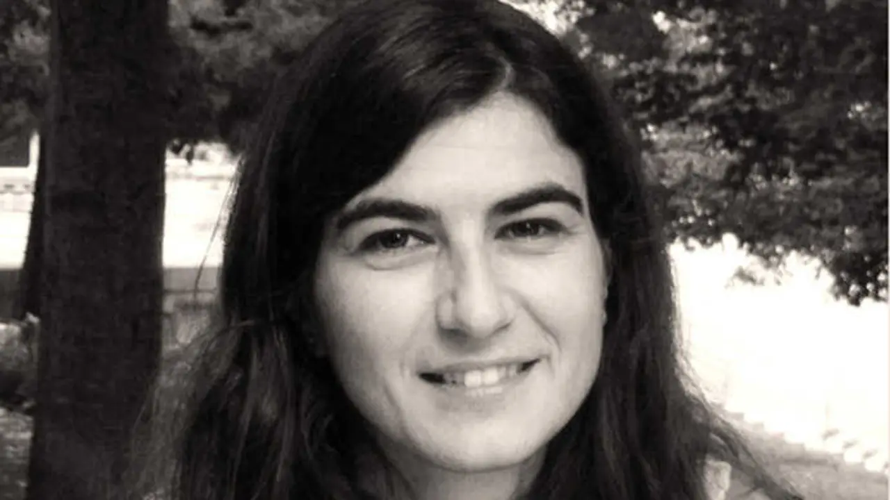 La autora c&aacute;ntabra Noelia Palacio publica el libro de poemas &lsquo;Cruzar la noche&rsquo;. / x