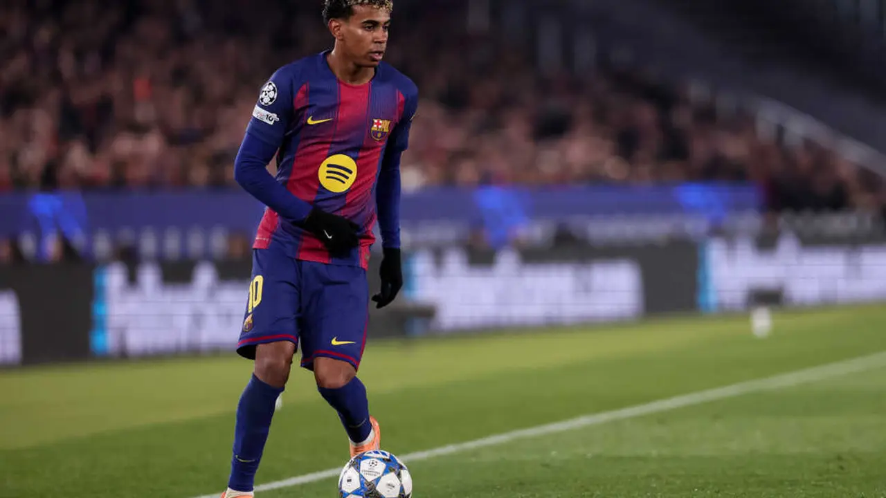 Lamine Yamal durante el partido de ayer de Champions. / EP