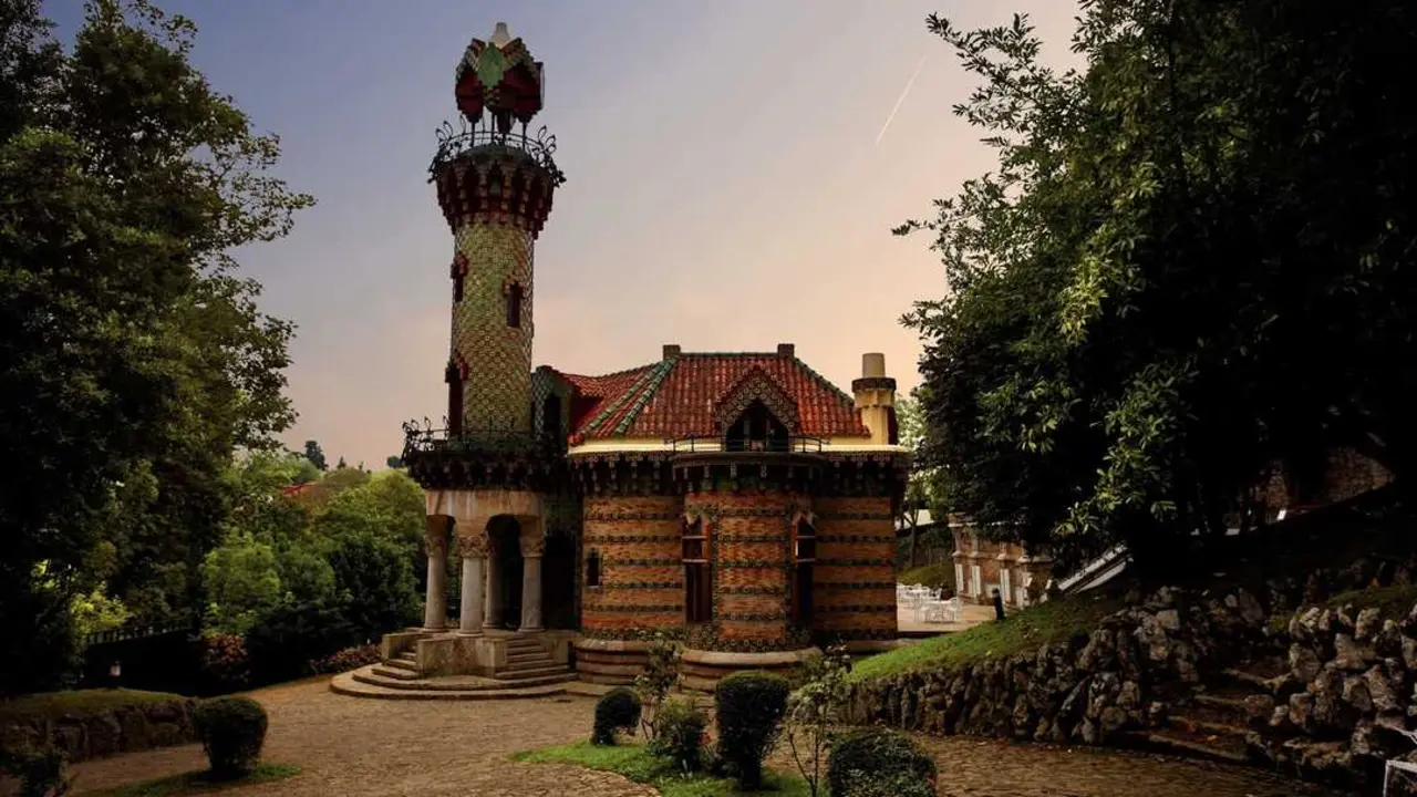 Vista de El Capricho de Gaud&iacute;. / &Oacute;SCAR S&Aacute;NCHEZ