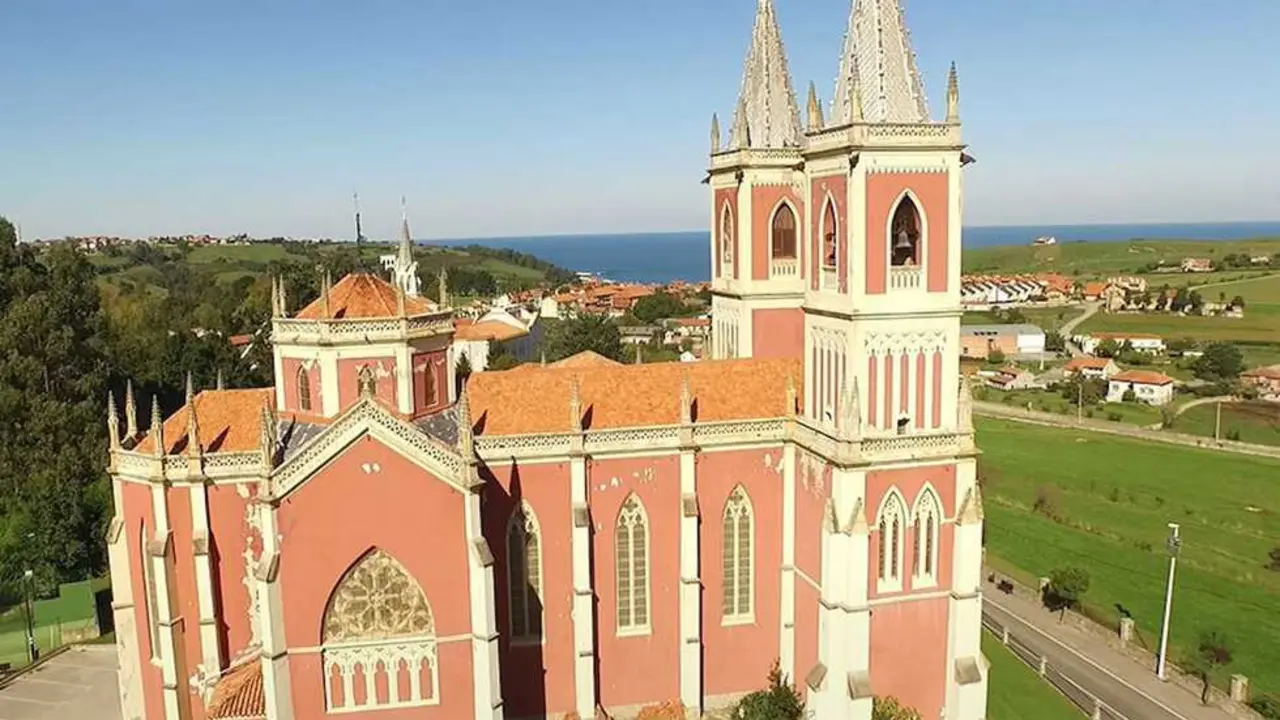Iglesia parroquial de San Pedro de Adv&iacute;ncula. / A.F.