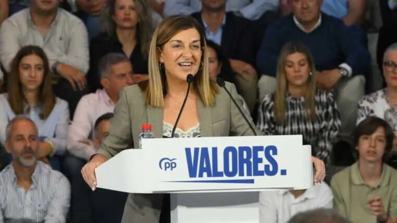 La presidente de Cantabria, Mar&iacute;a Jos&eacute; S&aacute;enz de Buruaga, durante un acto del PP en Santander. / Alerta