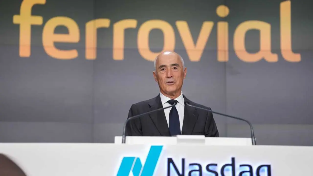 El presidente de Ferrovial, Rafael del Pino, en el acto de toque de campana en la Bolsa de Nueva York. / EP