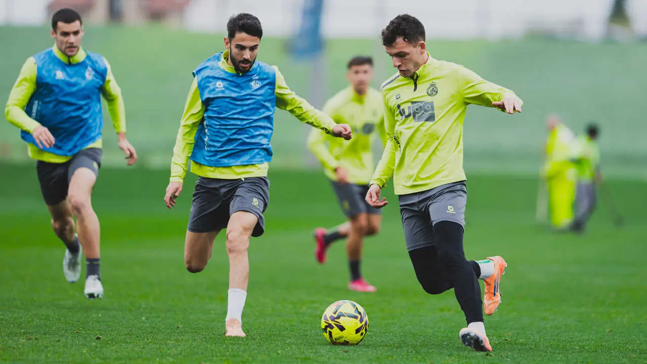 Andr&eacute;s y Vicente en el entrenamiento de ayer. / RRC