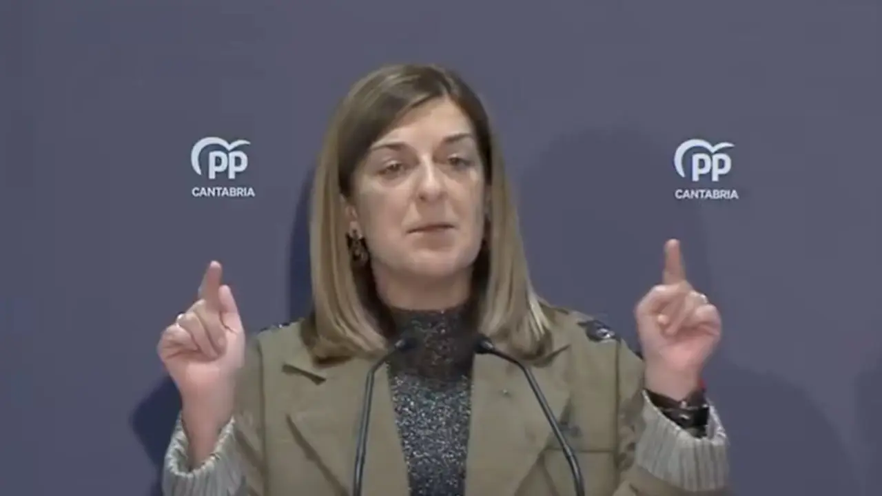 Mar&iacute;a Jos&eacute; S&aacute;enz de Buruaga durante su intervenci&oacute;n en Mogro, diciembre de 2025