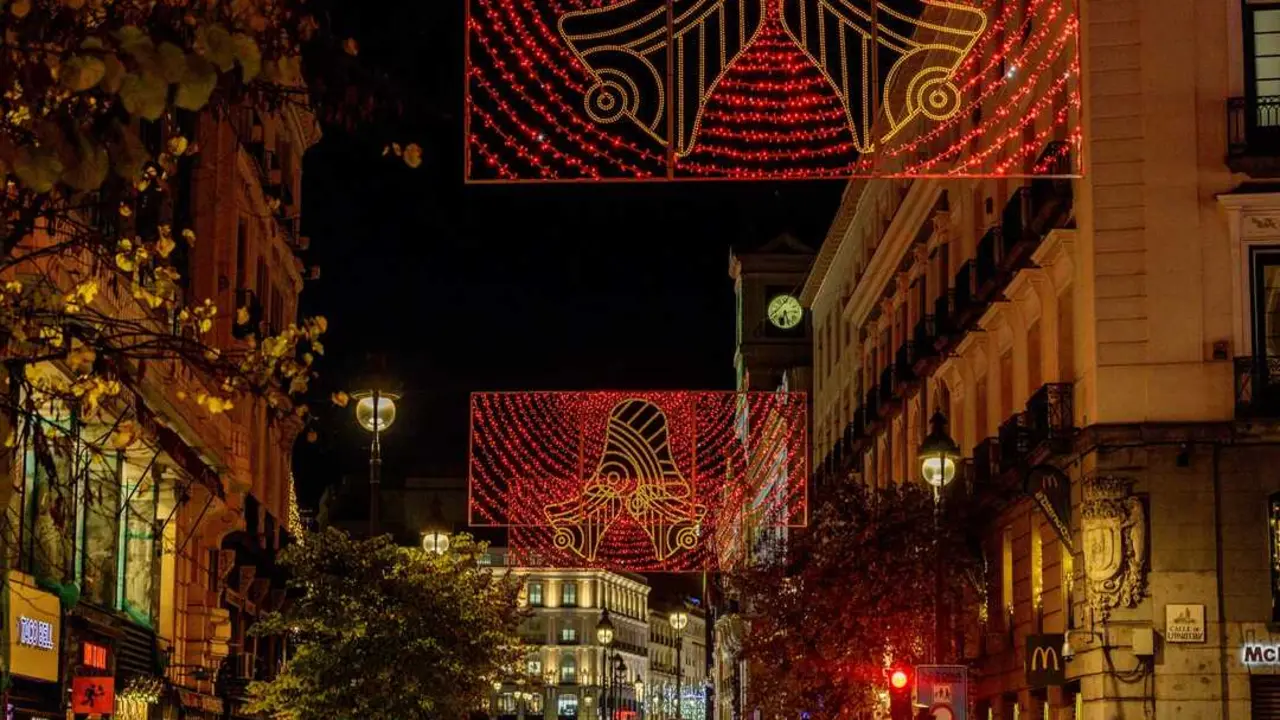 Parte del alumbrado de Navidad de Madrid. / EP