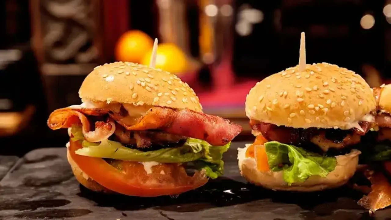 Una de las opciones gastron&oacute;micas que ofrece el local. / A.E