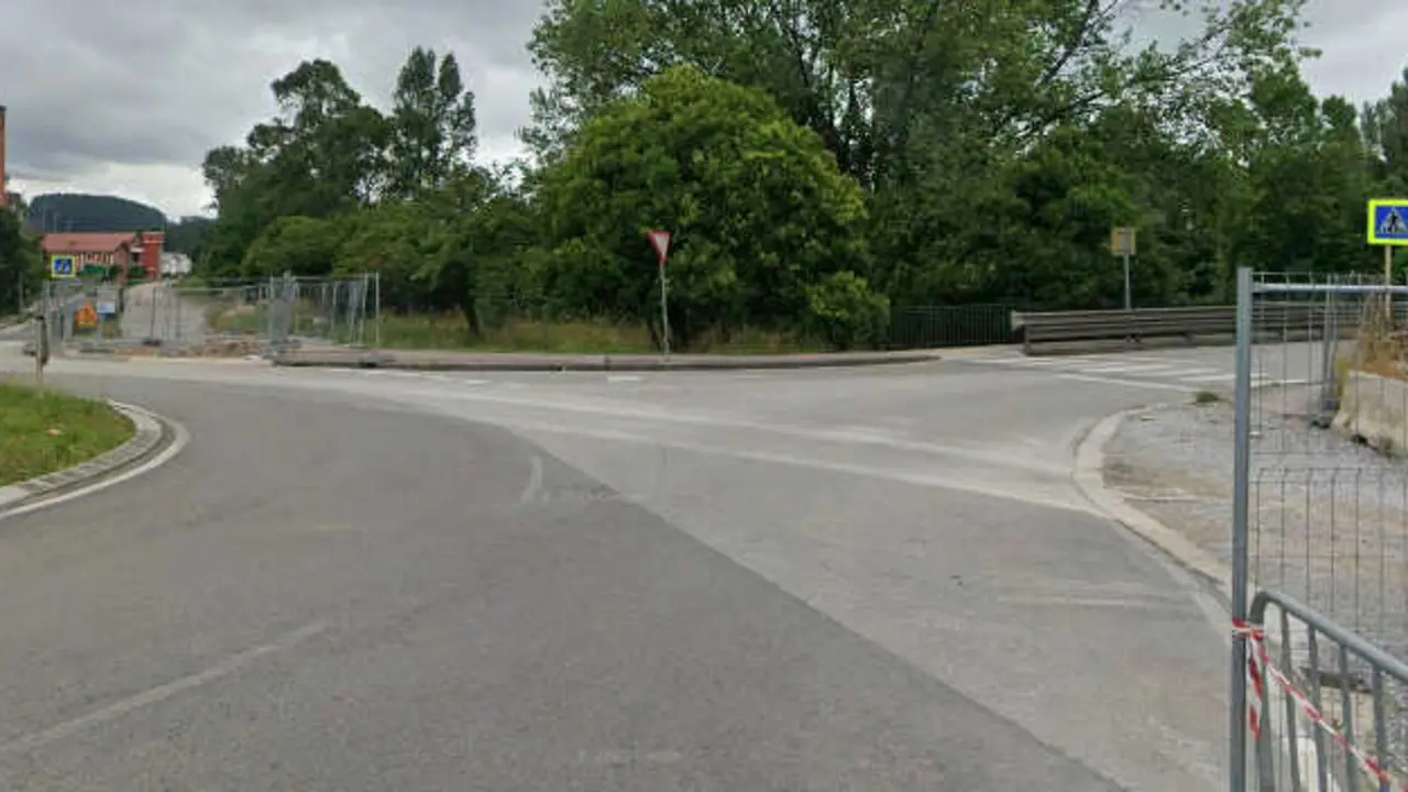 Vista de la rotonda de Aspla donde pronto empezar&aacute;n las obras. / a.e
