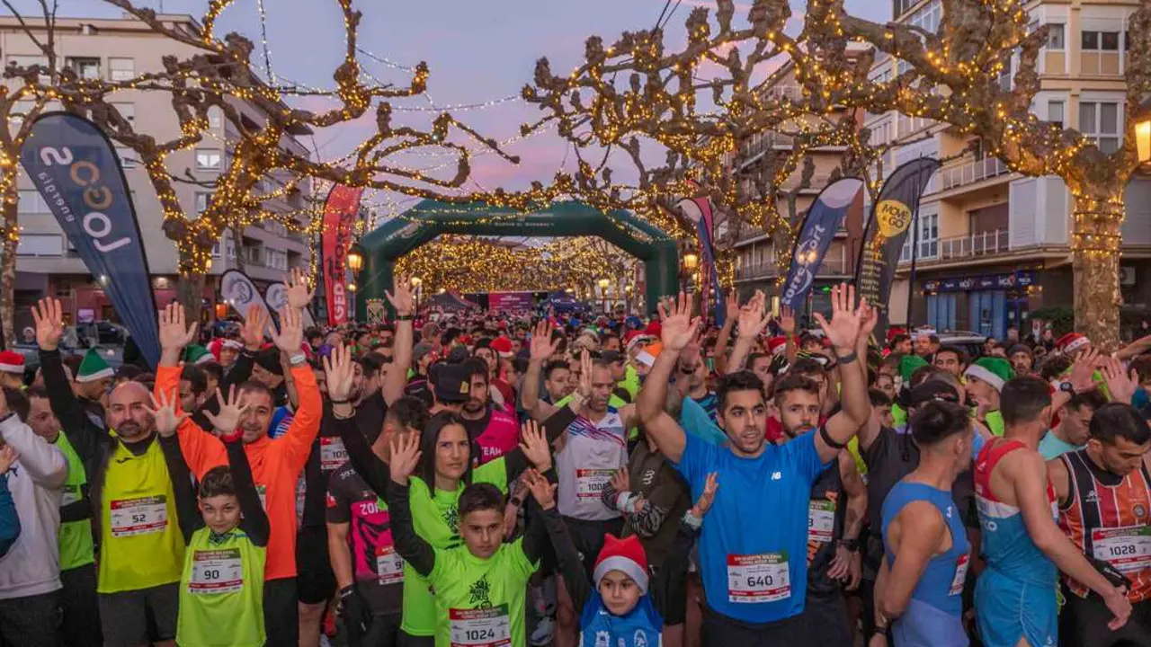 La ciudad de Torrelavega vivi&oacute; una tarde m&aacute;gica entre deporte, solidaridad y ambiente navide&ntilde;o. / A.E
