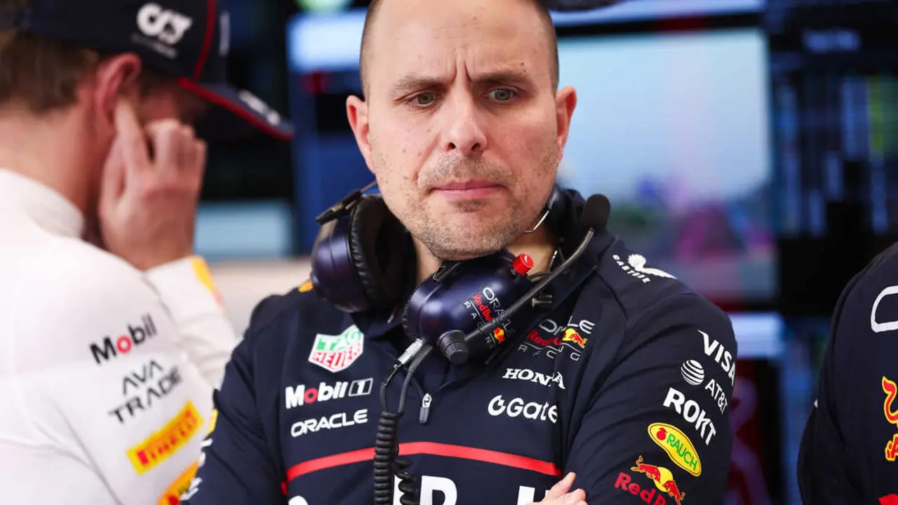 La posible salida de Lambiase supondr&iacute;a un golpe estructural para Red Bull. / EP
