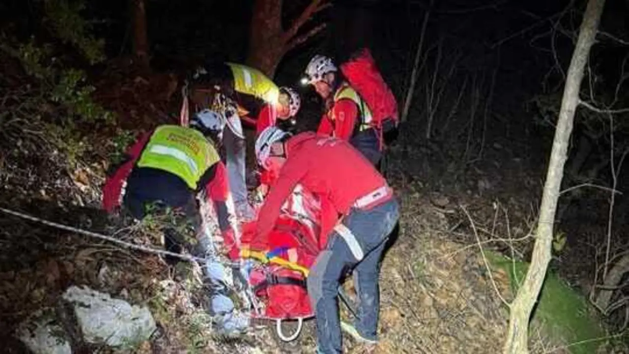 Imagen del hombre de 22 a&ntilde;os accidentado en una v&iacute;a ferrata en Pe&ntilde;arrubia (Cantabria). / 112