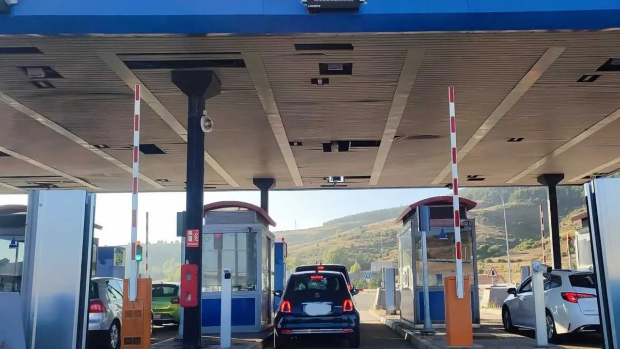 Peaje del Huerna, Autopista AP-66, argayo. / EP