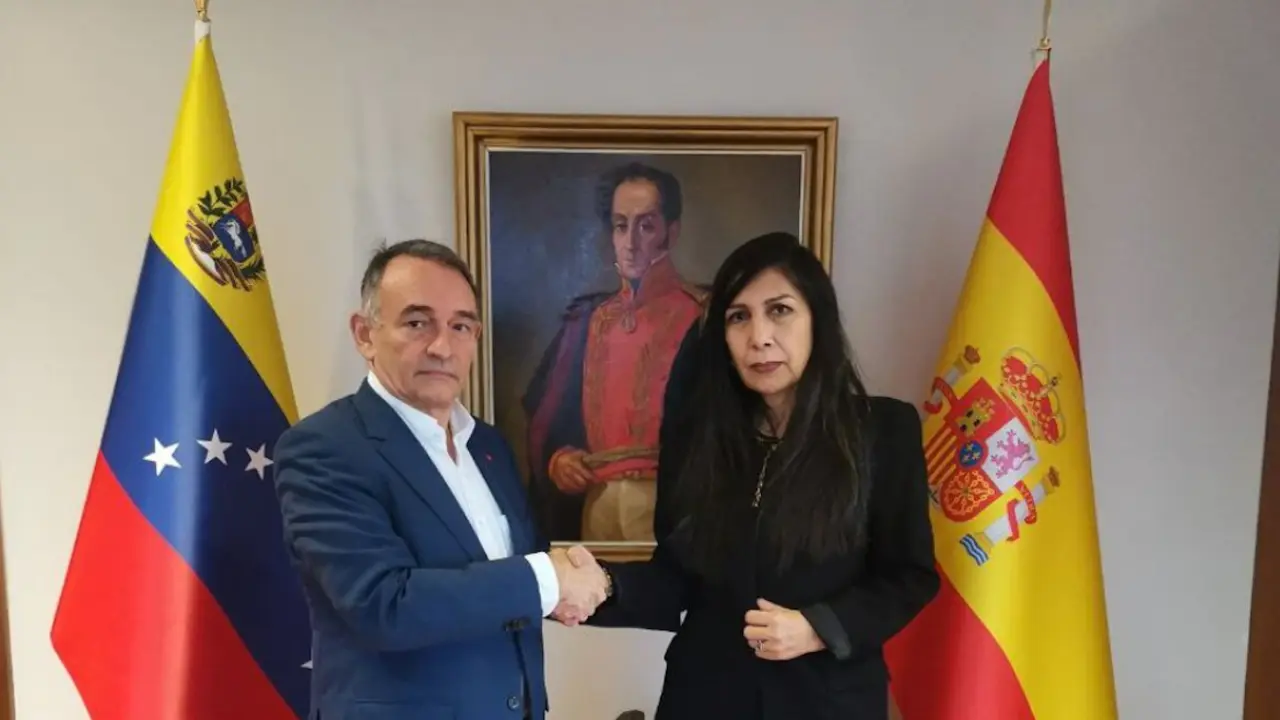 Enrique Santiago, el comunista de Sumar en un tuit de hoy mismo contra EEUU.