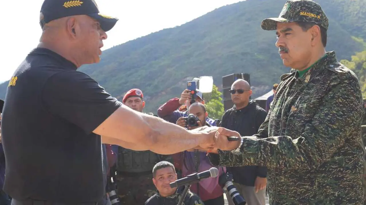 El presidente de Venezuela, Nicol&aacute;s Maduro, y el ministro de Defensa, Vladimir Padrino L&oacute;pez. / EP