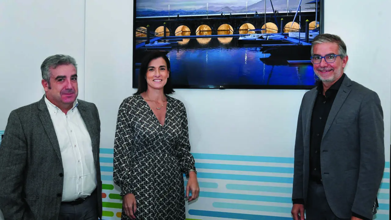 La alcaldesa de Santander present&oacute; el proyecto de acondicionamiento de la d&aacute;rsena de Molnedo en colaboraci&oacute;n con la Autoridad Portuaria. / a.e