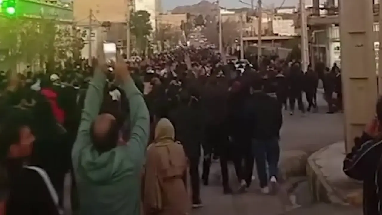 Se han registrado manifestaciones, huelgas y concentraciones callejeras en docenas de ciudades de varias provincias.