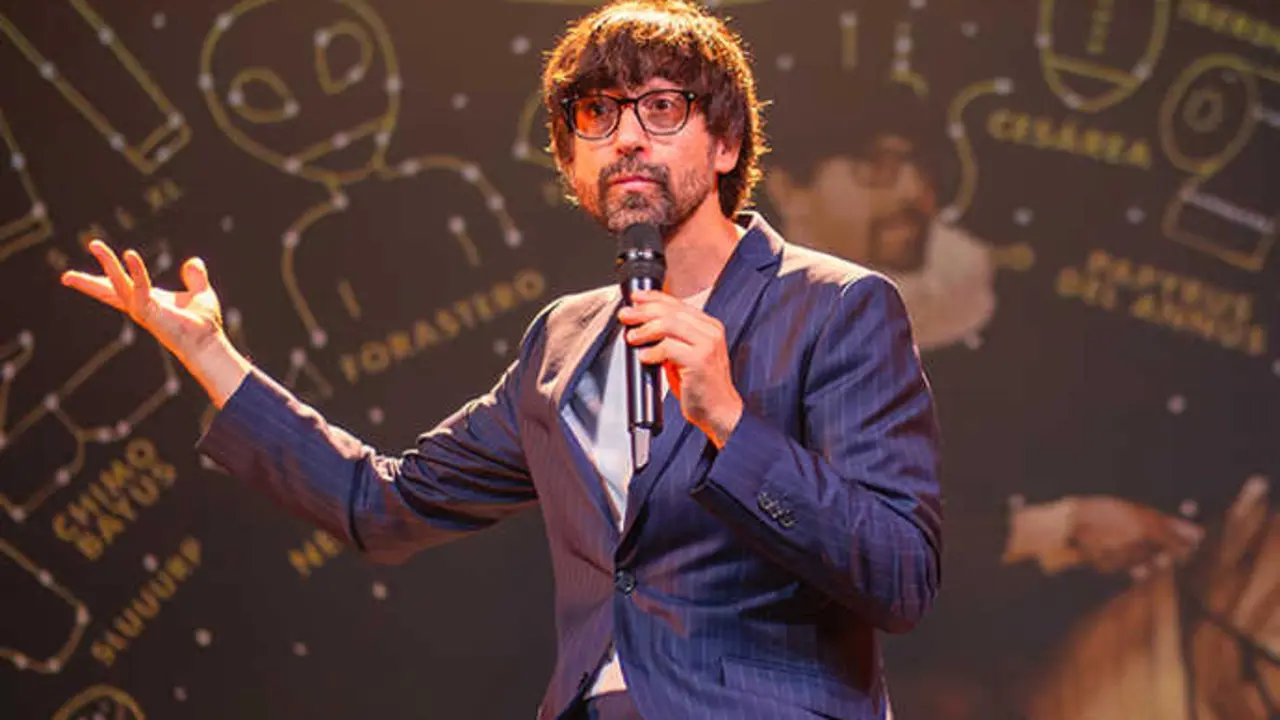 El monologuista Luis Pedrahita sobre los escenarios. / x