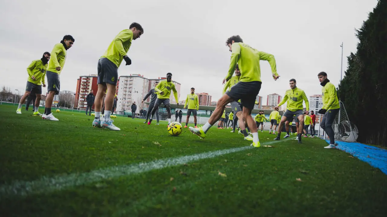 Los jugadores del Racing durante un entrenamiento. / RRC