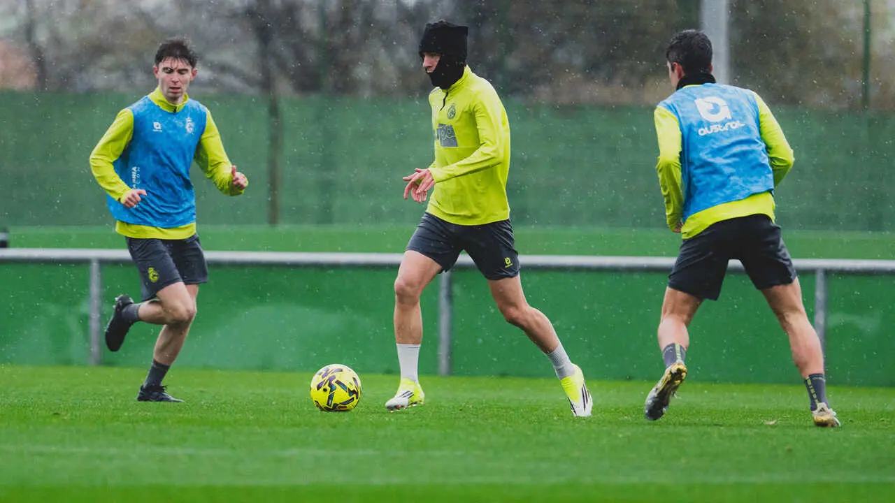 Los jugadores del Racing durante un entrenamiento. / RRC