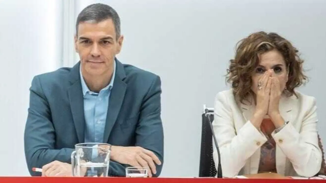 El presidente del Gobierno, Pedro S&aacute;nchez y la vicesecretaria general del PSOE, vicepresidenta primera del Gobierno y ministra de Hacienda, Mar&iacute;a Jes&uacute;s Montero. / Alejandro Mart&iacute;nez Velez