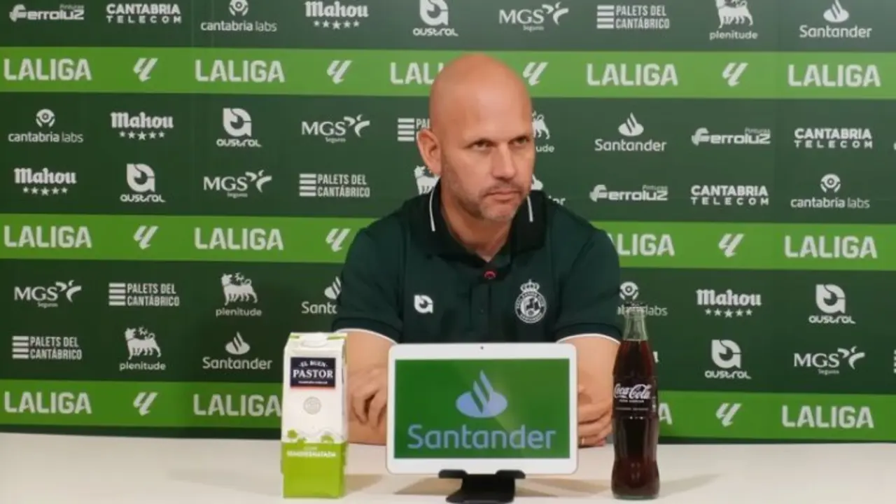 Jos&eacute; Alberto durante la rueda de prensa de ayer. / YOUTUBE