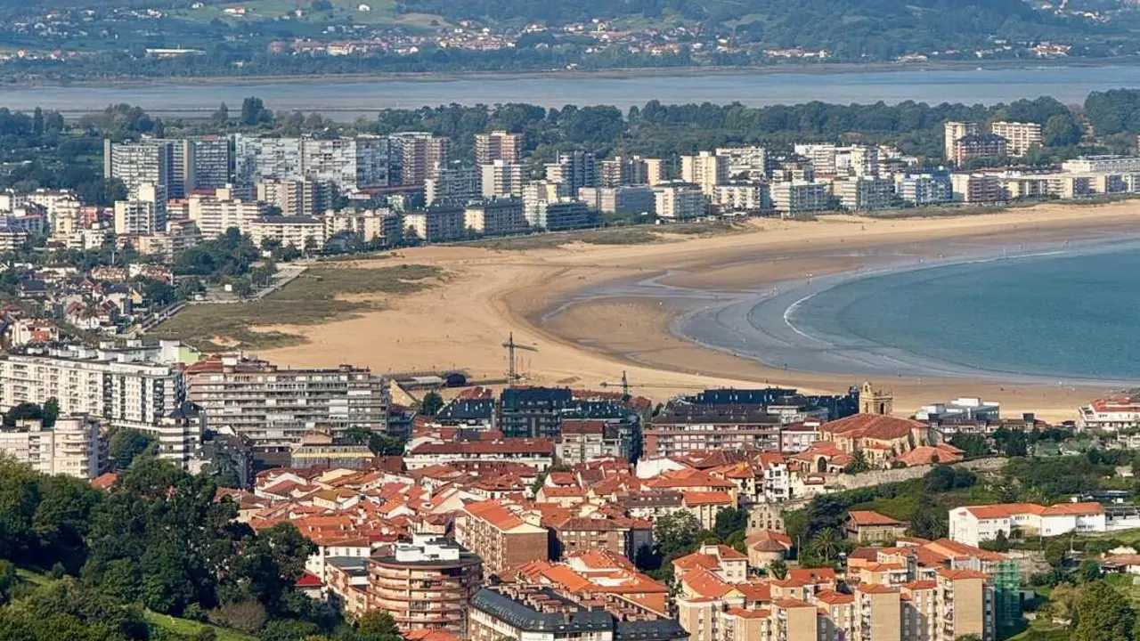 Mientras otros eligen el sur o las islas, Ram&oacute;n Garc&iacute;a lo tiene claro: verano es sin&oacute;nimo de Cantabria. / A.E