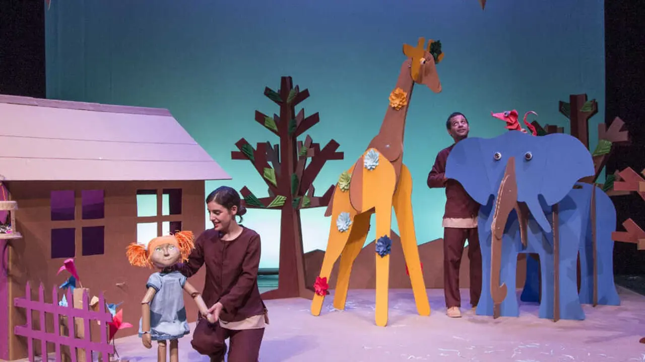 Dirigida a ni&ntilde;os y ni&ntilde;as de entre 3 y 8 a&ntilde;os, la obra &lsquo;Martina y el bosque de papel&rsquo; ofrece un viaje sensorial. / S.A