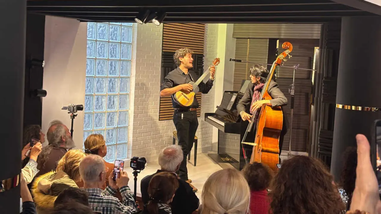 DiCappo Music arranca este viernes en Santander con un recital &uacute;nico, entrada libre y una mezcla de sonidos que va del viol&iacute;n al cuatro venezolano. / S.A