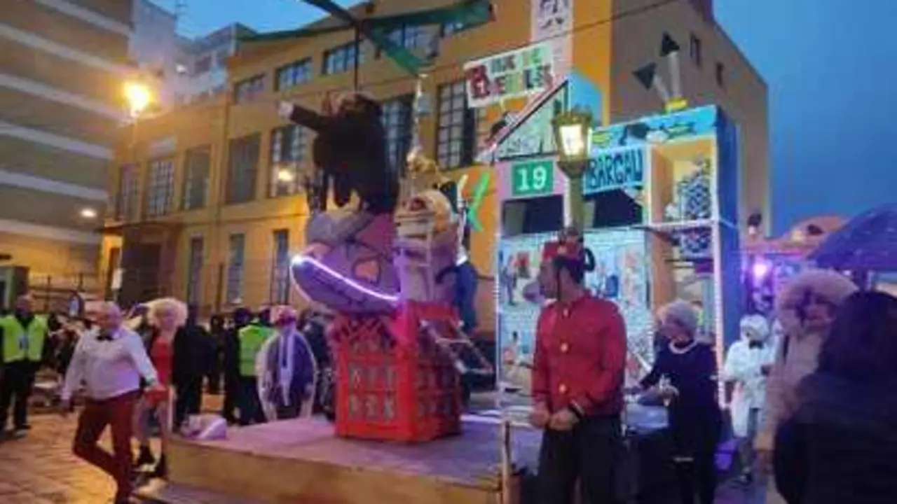 La escapada perfecta desde Cantabria este invierno est&aacute; clara: carnaval, sidra, bares tematizados y carrozas en Gij&oacute;n. / EP