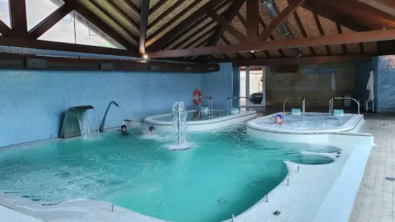 El relax que buscas est&aacute; al norte, rodeado de monta&ntilde;as y cerca del mar. Te contamos d&oacute;nde desconectar (de verdad) en Cantabria. / a.e
