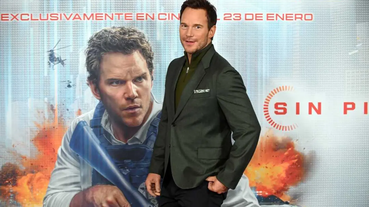 EChris Pratt posa en el photocall durante la presentaci&oacute;n de la pel&iacute;cula 'Sin piedad'. / Jos&eacute; Oliva