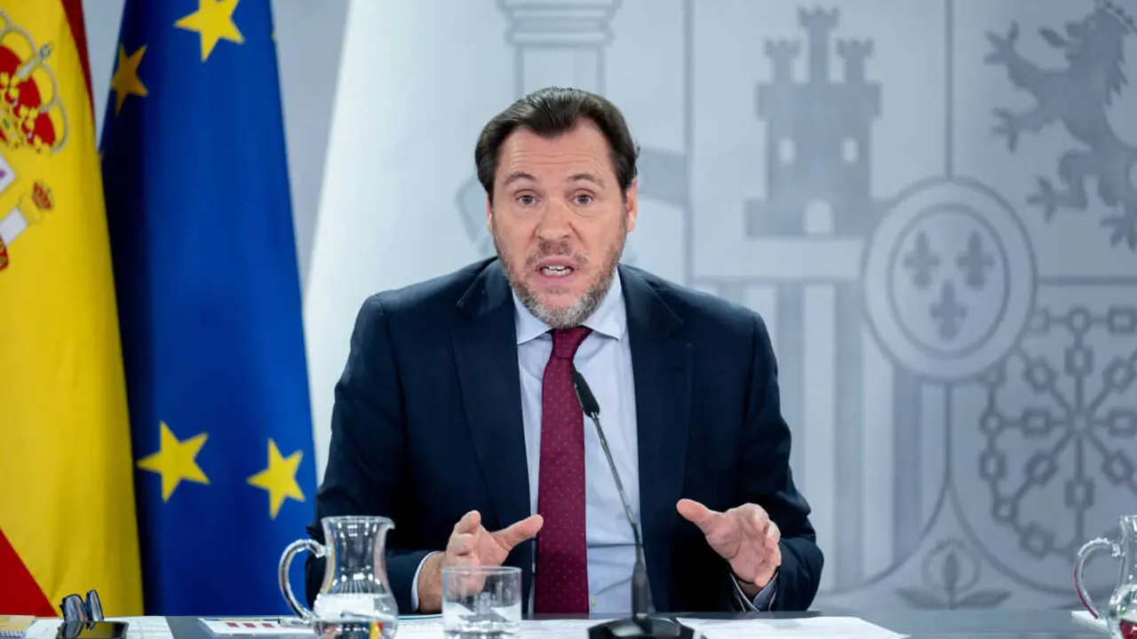 El ministro de Transportes y Movilidad Sostenible, &Oacute;scar Puente. / EP